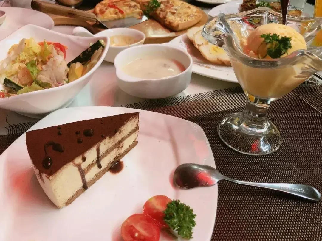 空港新城 西餐風(fēng)情與國(guó)際化美食體驗(yàn)